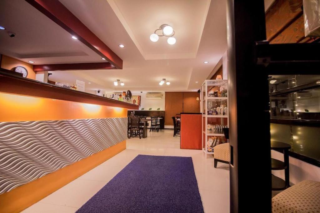 The Red Palm Suites And Restaurant Butuan City Extérieur photo