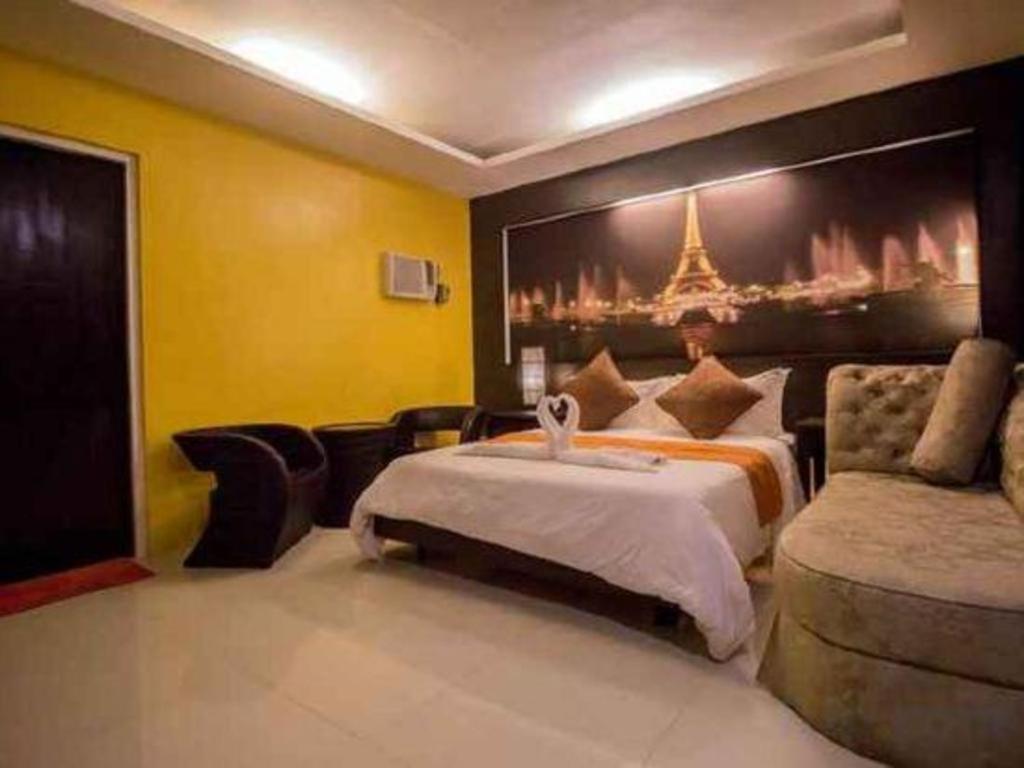 The Red Palm Suites And Restaurant Butuan City Extérieur photo