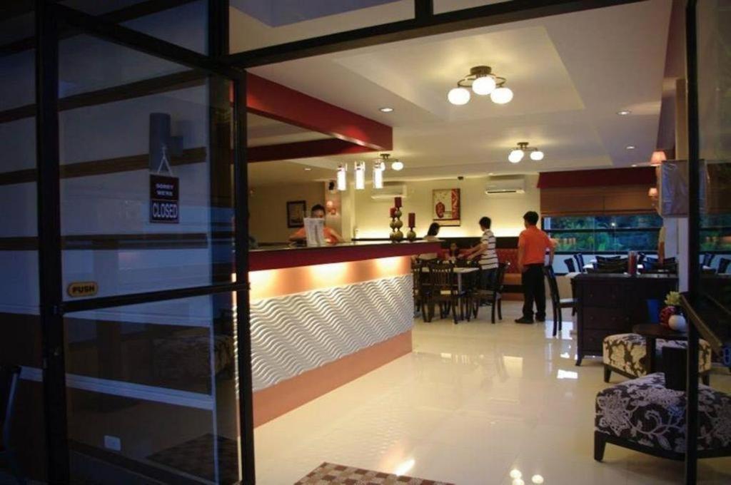 The Red Palm Suites And Restaurant Butuan City Extérieur photo